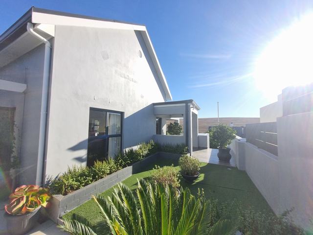 3 Bedroom Property for Sale in Mount Royal Golf Estate Western Cape